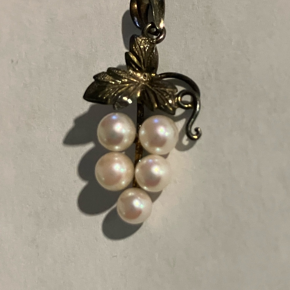 Elegant Pearl and Sterling Silver Leaf Pendant